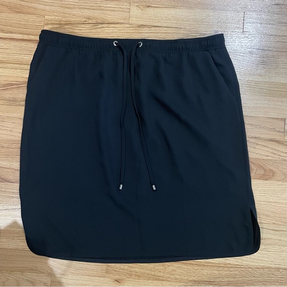 Ann Taylor Dresses & Skirts - Ann Taylor Black Elastic Waste Band Skirt Size XL